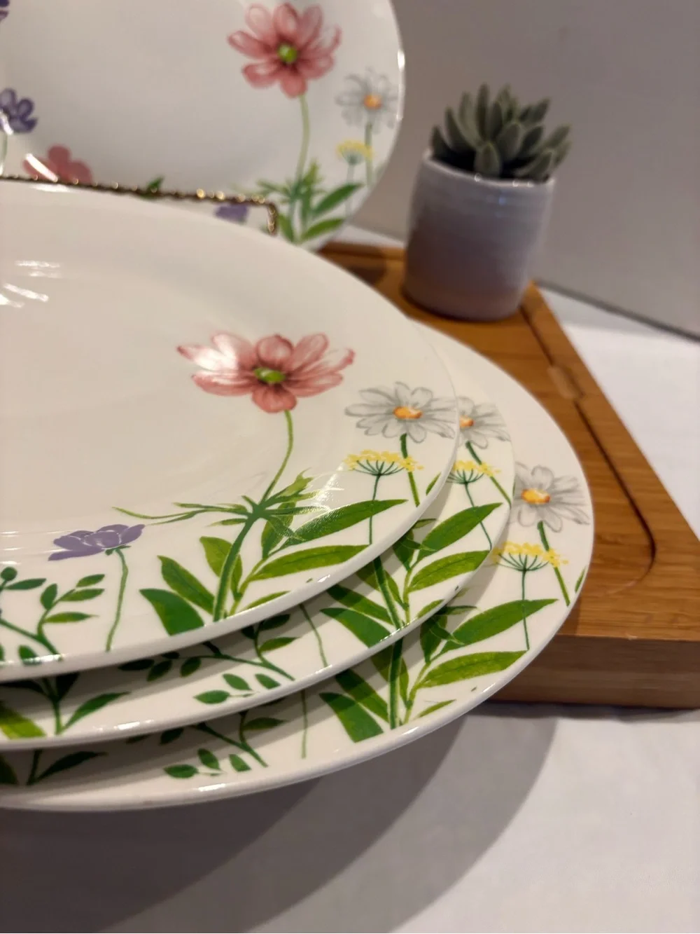 Royal Norfolk Pink Set of 4 Purple & Green Floral Porcelain Dinner Plates